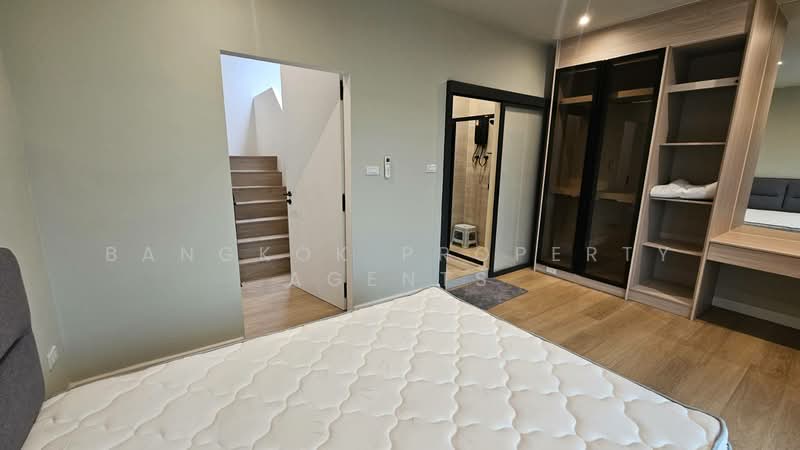 Townhome in Ekkamai, Bangkok, Khlong Tan Nua, Watthana, Bangkok, 5 Bedrooms, 350 sqm, Townhouse For Rent, by BANGKOK PROPERTY AGENTS, 500474602 - DDproperty.com