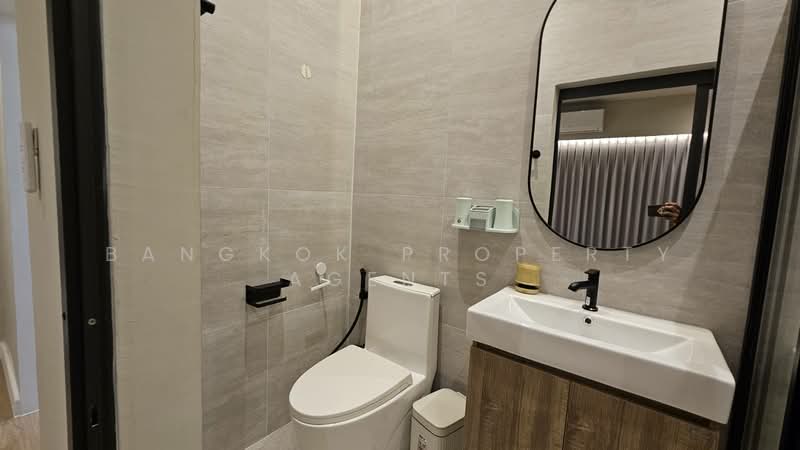 Townhome in Ekkamai, Bangkok, Khlong Tan Nua, Watthana, Bangkok, 5 Bedrooms, 350 sqm, Townhouse For Rent, by BANGKOK PROPERTY AGENTS, 500474602 - DDproperty.com