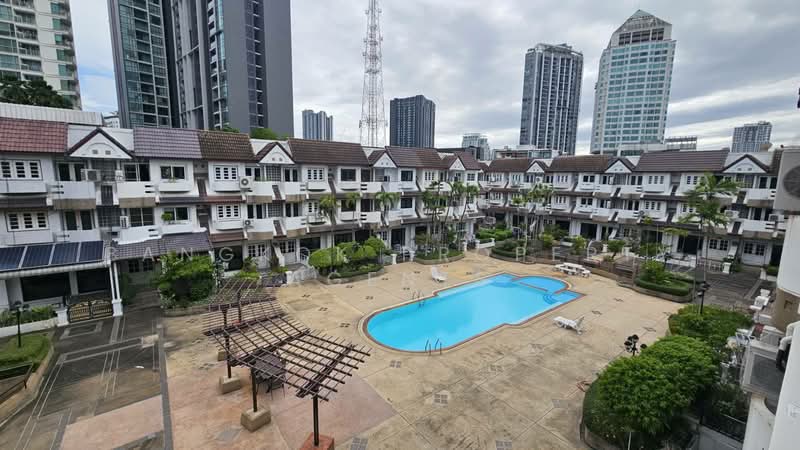 Townhome in Ekkamai, Bangkok, Khlong Tan Nua, Watthana, Bangkok, 5 Bedrooms, 350 sqm, Townhouse For Rent, by BANGKOK PROPERTY AGENTS, 500474602 - DDproperty.com