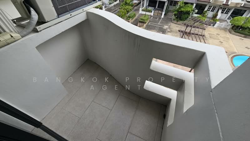 Townhome in Ekkamai, Bangkok, Khlong Tan Nua, Watthana, Bangkok, 5 Bedrooms, 350 sqm, Townhouse For Rent, by BANGKOK PROPERTY AGENTS, 500474602 - DDproperty.com