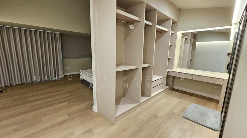 Townhome in Ekkamai, Bangkok, Khlong Tan Nua, Watthana, Bangkok, 5 Bedrooms, 350 sqm, Townhouse For Rent, by BANGKOK PROPERTY AGENTS, 500474602 - DDproperty.com