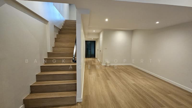 Townhome in Ekkamai, กรุงเทพ, คลองตันเหนือ, วัฒนา, กรุงเทพ, 350 ตร.ม., ทาวน์เฮ้าส์ ให้เช่า, โดย BANGKOK PROPERTY AGENTS, 500474602 - DDproperty.com