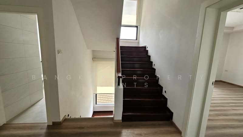 Townhouse - Ekkamai 12, Bangkok, Khlong Tan Nua, Watthana, Bangkok, 4 Bedrooms, 350 sqm, Townhouse For Rent, by BANGKOK PROPERTY AGENTS, 500474610 - DDproperty.com