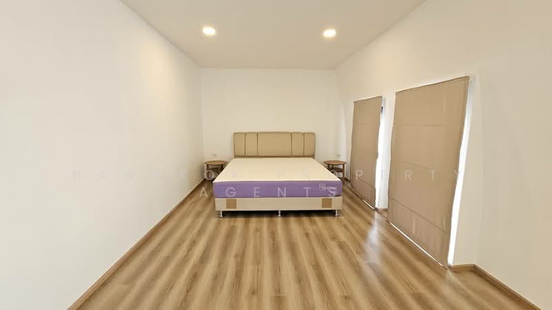Townhouse - Ekkamai 12, Bangkok, Khlong Tan Nua, Watthana, Bangkok, 4 Bedrooms, 350 sqm, Townhouse For Rent, by BANGKOK PROPERTY AGENTS, 500474610 - DDproperty.com