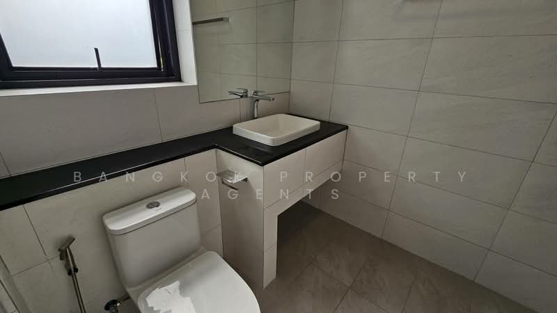 Townhouse - Ekkamai 12, Bangkok, Khlong Tan Nua, Watthana, Bangkok, 4 Bedrooms, 350 sqm, Townhouse For Rent, by BANGKOK PROPERTY AGENTS, 500474610 - DDproperty.com