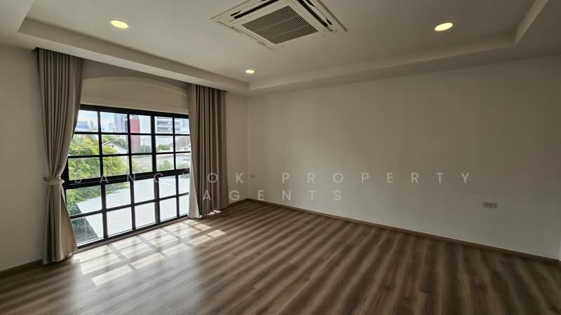 Townhouse - Ekkamai 12, Bangkok, Khlong Tan Nua, Watthana, Bangkok, 4 Bedrooms, 350 sqm, Townhouse For Rent, by BANGKOK PROPERTY AGENTS, 500474610 - DDproperty.com