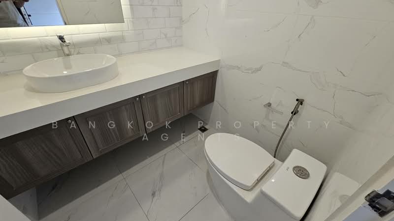 Townhouse - Ekkamai 12, Bangkok, Khlong Tan Nua, Watthana, Bangkok, 4 Bedrooms, 350 sqm, Townhouse For Rent, by BANGKOK PROPERTY AGENTS, 500474610 - DDproperty.com