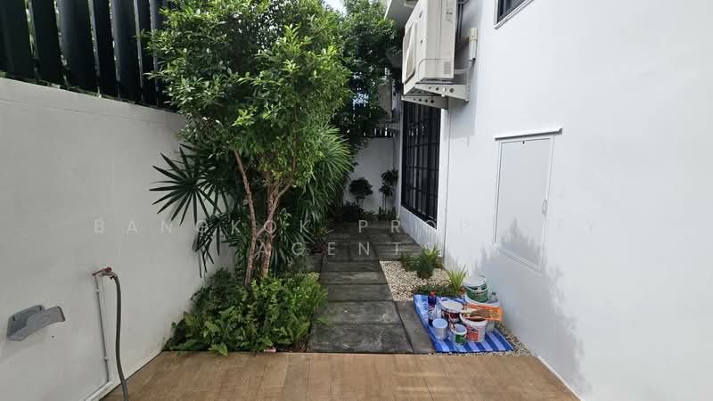 Townhouse - Ekkamai 12, Bangkok, Khlong Tan Nua, Watthana, Bangkok, 4 Bedrooms, 350 sqm, Townhouse For Rent, by BANGKOK PROPERTY AGENTS, 500474610 - DDproperty.com