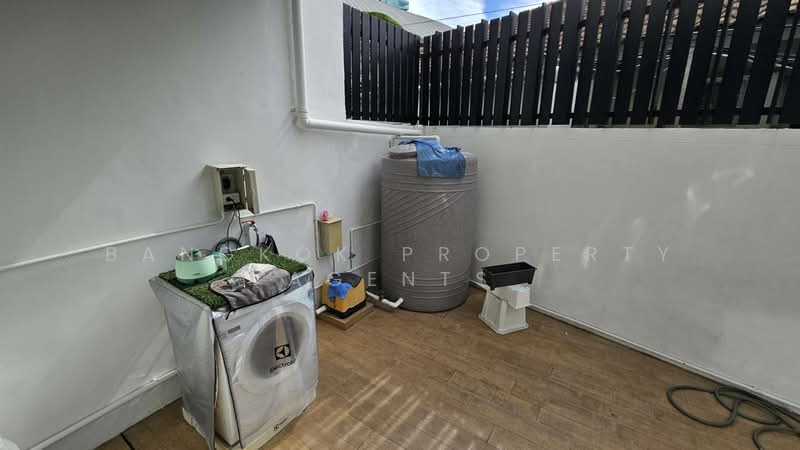 Townhouse - Ekkamai 12, Bangkok, Khlong Tan Nua, Watthana, Bangkok, 4 Bedrooms, 350 sqm, Townhouse For Rent, by BANGKOK PROPERTY AGENTS, 500474610 - DDproperty.com