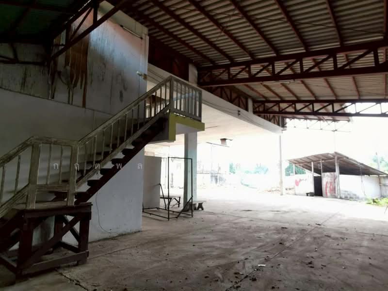 ขายที่ดินพร้อมสิ่งปลูกสร้าง 2งาน จ.เชียงราย ห่าง500เมตรจากร.พ.ค่ายเม็งรายมหาราช, เชียงราย, เวียง, เมืองเชียงราย, เชียงราย, 793 ตร.ม., โกดัง-โรงงาน ขาย, โดย กฤตพล ศรีเคนขันธ์, 500474615 - DDproperty.com