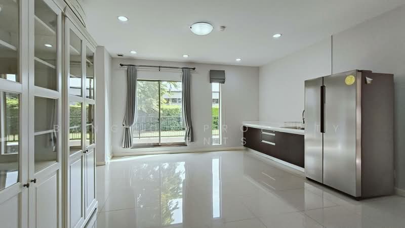 House with Private Garden in PHROMPHONG, กรุงเทพ, คลองตัน, คลองเตย, กรุงเทพ, 300 ตร.ม., บ้านเดี่ยว ให้เช่า, โดย BANGKOK PROPERTY AGENTS, 500474650 - DDproperty.com
