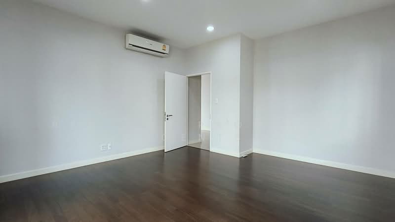 House with Private Garden in PHROMPHONG, Bangkok, Khong Tan, Khlong Toei, Bangkok, 4 Bedrooms, 300 sqm, Single Detached House For Rent, by BANGKOK PROPERTY AGENTS, 500474650 - DDproperty.com