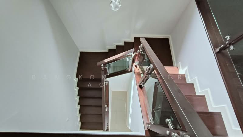 House with Private Garden in PHROMPHONG, Bangkok, Khong Tan, Khlong Toei, Bangkok, 4 Bedrooms, 300 sqm, Single Detached House For Rent, by BANGKOK PROPERTY AGENTS, 500474650 - DDproperty.com