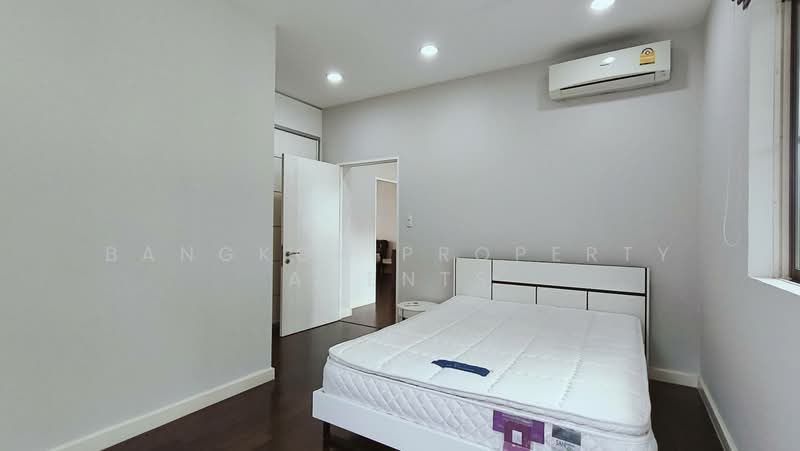 House with Private Garden in PHROMPHONG, Bangkok, Khong Tan, Khlong Toei, Bangkok, 4 Bedrooms, 300 sqm, Single Detached House For Rent, by BANGKOK PROPERTY AGENTS, 500474650 - DDproperty.com
