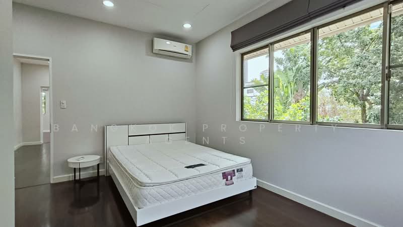 House with Private Garden in PHROMPHONG, กรุงเทพ, คลองตัน, คลองเตย, กรุงเทพ, 300 ตร.ม., บ้านเดี่ยว ให้เช่า, โดย BANGKOK PROPERTY AGENTS, 500474650 - DDproperty.com