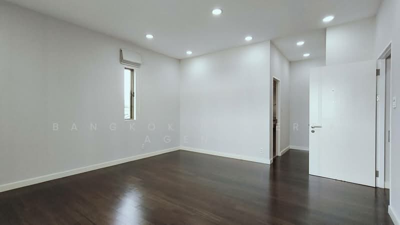 House with Private Garden in PHROMPHONG, Bangkok, Khong Tan, Khlong Toei, Bangkok, 4 Bedrooms, 300 sqm, Single Detached House For Rent, by BANGKOK PROPERTY AGENTS, 500474650 - DDproperty.com