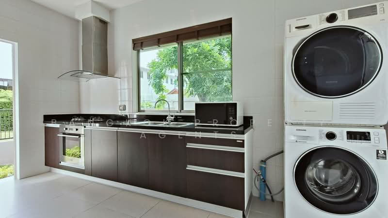 House with Private Garden in PHROMPHONG, กรุงเทพ, คลองตัน, คลองเตย, กรุงเทพ, 300 ตร.ม., บ้านเดี่ยว ให้เช่า, โดย BANGKOK PROPERTY AGENTS, 500474650 - DDproperty.com