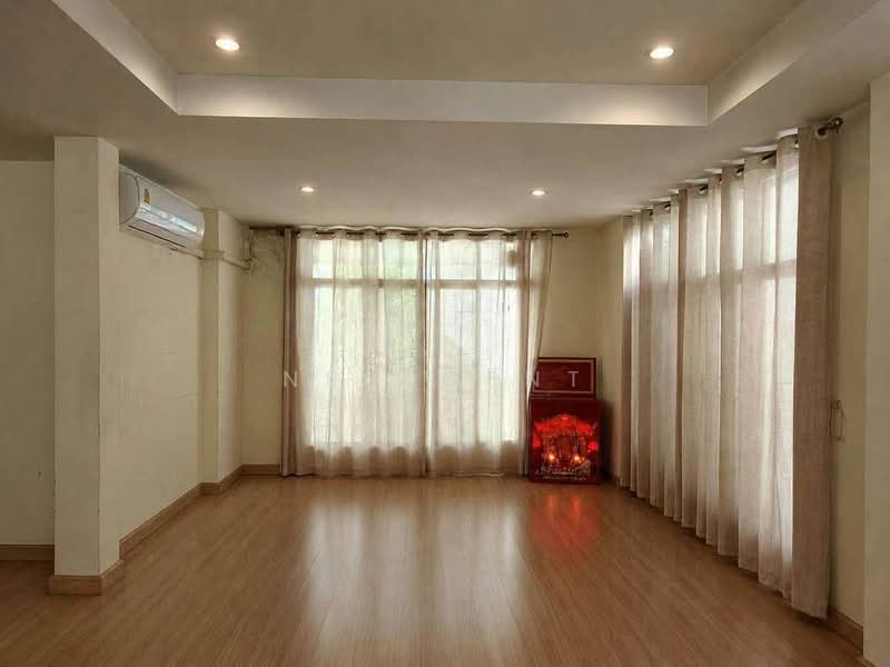 Baan Lalin The Young Executive Onnut-Wongwaen-Suwannabhumi, Bangkok, Chaloem Phrakiat Rama 9 Road, Dok Mai, Prawet, Bangkok, 4 Bedrooms, 140 sqm, Single Detached House For Sale, by NR AGENT, 500474684 - DDproperty.com