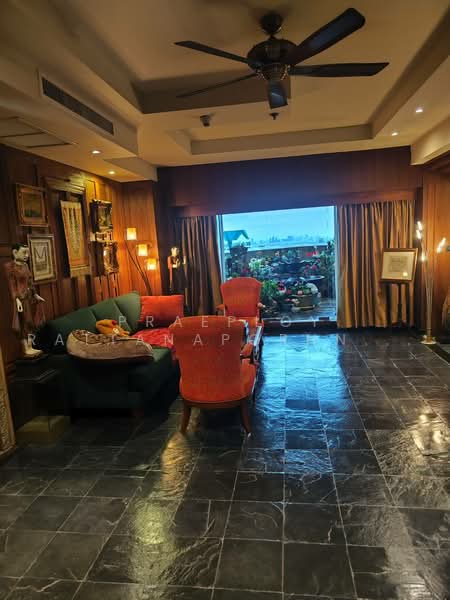 State Tower, Bangkok, 1055 Silom Road, Silom, Bang Rak, Bangkok, 2 Bedrooms, 161 sqm, Condo For Sale, by Praeploy Rattanapornnapapatch, 500474689 - DDproperty.com