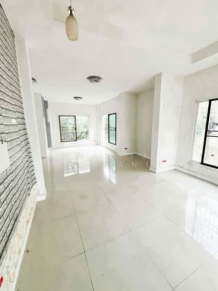 Newly renovated House, Chiang Mai, Nong Harn, San Sai, Chiang Mai, 3 Bedrooms, 150 sqm, Single Detached House For Sale, by Pharita Chaimanee, 500474691 - DDproperty.com