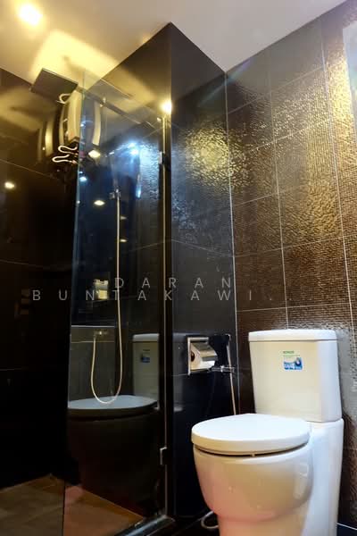 Rhythm Sukhumvit 36-38, Bangkok, 55 Soi Sukhumvit 36, Sukhumvit Road, Phra Kanong, Khlong Toei, Bangkok, 1 Bedroom, 35 sqm, Condo For Rent, by Daran Buntakawinkul, 500474695 - DDproperty.com