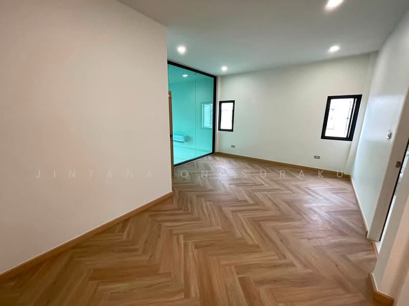 34/195 Chokchai 4 Soi 36 Yaek 2-4, Lat Phrao Sub-district, Lat Phrao District, Bangkok 10230, Bangkok, โชคชัย 4 ซอย 36 แยก 2 - 4, Lat Phrao, Bangkok, 4 Bedrooms, 320 sqm, Single Detached House For Sale, by Jintana Ongsurakul, 500474704 - DDproperty.com