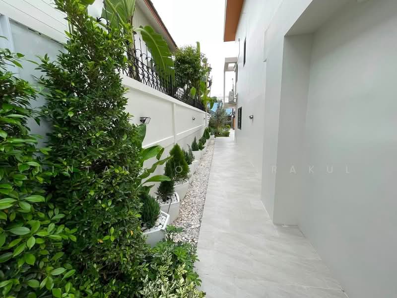 34/195 Chokchai 4 Soi 36 Yaek 2-4, Lat Phrao Sub-district, Lat Phrao District, Bangkok 10230, Bangkok, โชคชัย 4 ซอย 36 แยก 2 - 4, Lat Phrao, Bangkok, 4 Bedrooms, 320 sqm, Single Detached House For Sale, by Jintana Ongsurakul, 500474704 - DDproperty.com