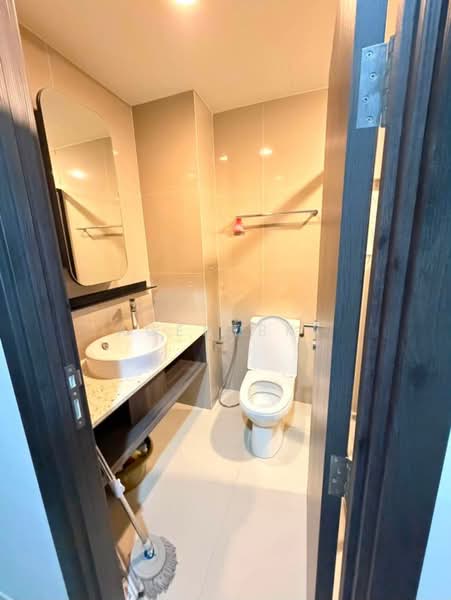 XT Huaikhwang, Bangkok, 244 Ratchadaphisek Road, Huai Khwang, Bangkok, 1 Bedroom, 28 sqm, Condo For Rent, by Agentbkk, 500474713 - DDproperty.com
