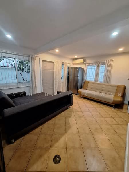 Sammakon Ramkhamhaeng, Bangkok, Ramkhamhaeng Road, Saphan Sung, Bangkok, 3 Bedrooms, 240 sqm, Single Detached House For Rent, by Rachen Nopsuwan, 500474716 - DDproperty.com