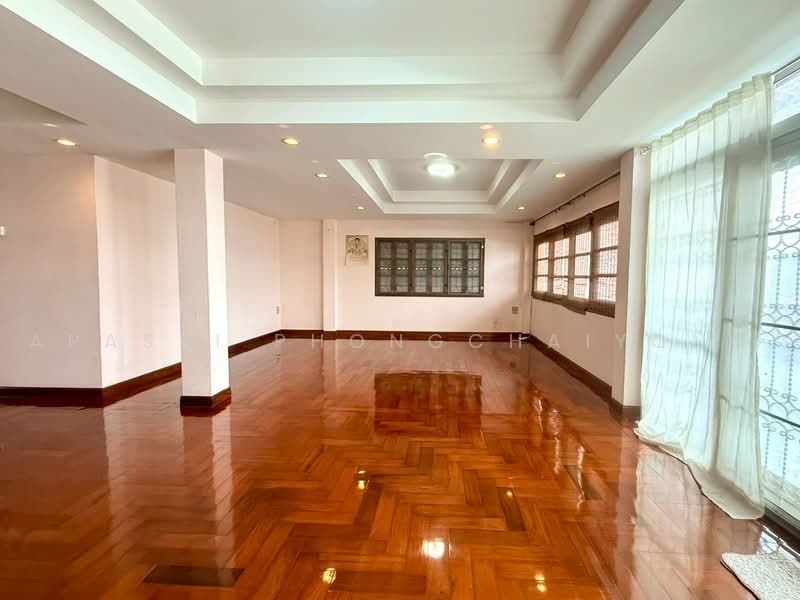 บางบัวทอง, นนทบุรี, บางกรวย-ไทรน้อย, บางบัวทอง, บางบัวทอง, นนทบุรี, 1,400 ตร.ม., ตึกแถว-อาคารพาณิชย์ ขาย, โดย Apasri Phongchaiyong, 500474776 - DDproperty.com