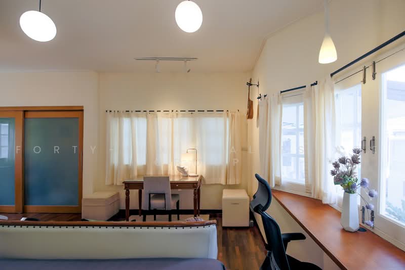 ให้เช่า บ้านเดี่ยวรีโนเวทพร้อมอยู่ กรุงเทพกรีฑา ซอย 39, Bangkok, Hua Mak, Bang Kapi, Bangkok, 2 Bedrooms, 400 sqm, Single Detached House For Rent, by Forty-Six Real Estate Group, 500474794 - DDproperty.com