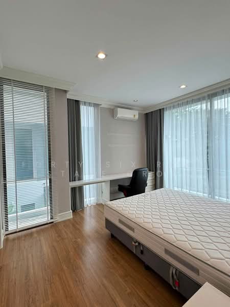 Baan Klang Muang Classe Ekkamai-Ramintra, Bangkok, Sukhonthasawat Road, Lat Phrao, Bangkok, 4 Bedrooms, 241 sqm, Single Detached House For Rent, by Forty-Six Real Estate Group, 500474802 - DDproperty.com