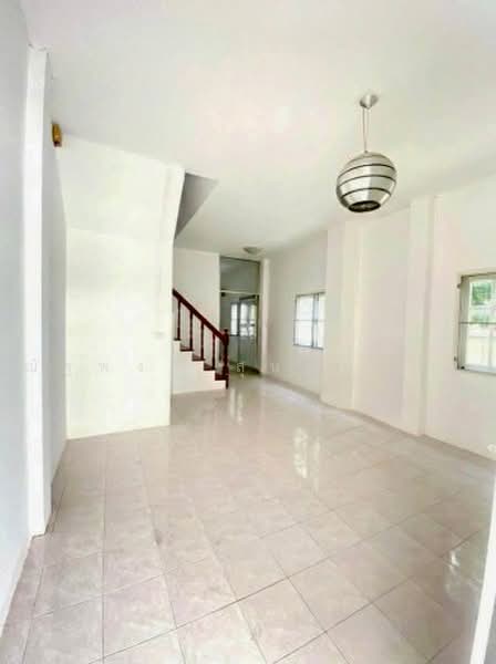 ไม่พบโครงการ, Bangkok, MRT สถานีโชคชัย 4 1กม., Lat Phrao, Lat Phrao, Bangkok, 4 Bedrooms, 200 sqm, Townhouse For Rent, by ณัฐพงศ์ สุนทรอรุณ, 500474821 - DDproperty.com