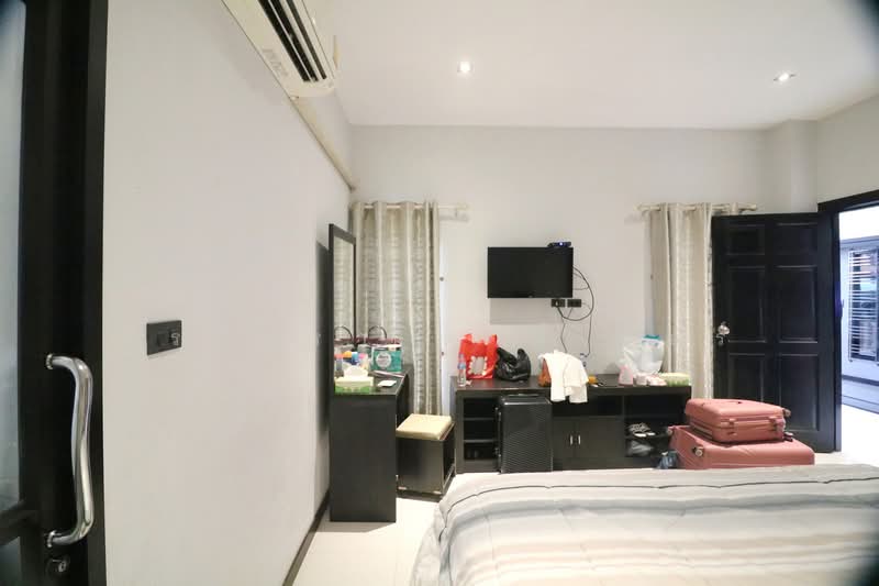 For Sale: Rental Investment 8 Deluxe Rooms Plus Residence Udon Thani, Udon Thani, Ban Luam, Muang Udon Thani, Udon Thani, , 586 sqm, Business For Sale, by วีรภัทรา ดาร์เปอร์, 500474854 - DDproperty.com