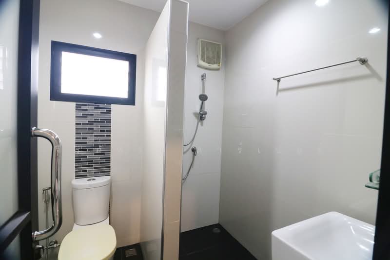 For Sale: Rental Investment 8 Deluxe Rooms Plus Residence Udon Thani, Udon Thani, Ban Luam, Muang Udon Thani, Udon Thani, , 586 sqm, Business For Sale, by วีรภัทรา ดาร์เปอร์, 500474854 - DDproperty.com