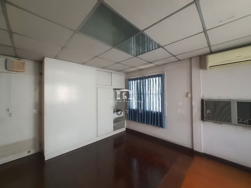 45947 – Rare Item ใจกลางสาทร! ขายบ้านเดี่ยว 63 ตร.ว. ซอยนราธิวาสฯ 15 ใกล้ BTS ช่องนนทรี และคิงเพาเวอ, Bangkok, นราธิวาสราชนครินทร์, Thung Maha Mek, Sathon, Bangkok, 3 Bedrooms, 248 sqm, Single Detached House For Sale, by Forbest Properties Co., Ltd., 500474953 - DDproperty.com