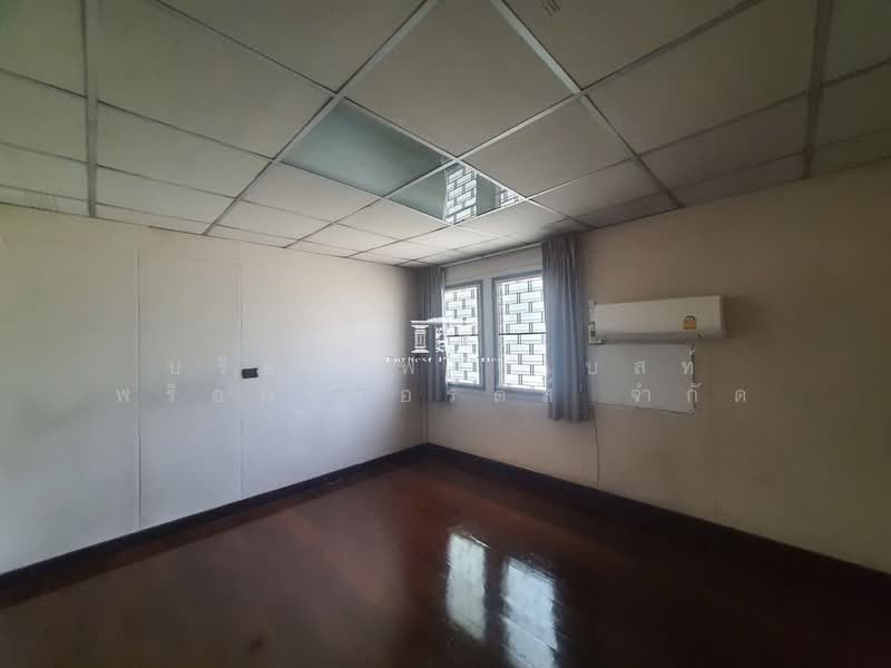45947 – Rare Item ใจกลางสาทร! ขายบ้านเดี่ยว 63 ตร.ว. ซอยนราธิวาสฯ 15 ใกล้ BTS ช่องนนทรี และคิงเพาเวอ, กรุงเทพ, นราธิวาสราชนครินทร์, ทุ่งมหาเมฆ, สาทร, กรุงเทพ, 248 ตร.ม., บ้านเดี่ยว ขาย, โดย บริษัท ฟอร์เบสท์ พร็อพเพอร์ตี้ส์ จำกัด, 500474953 - DDproperty.com