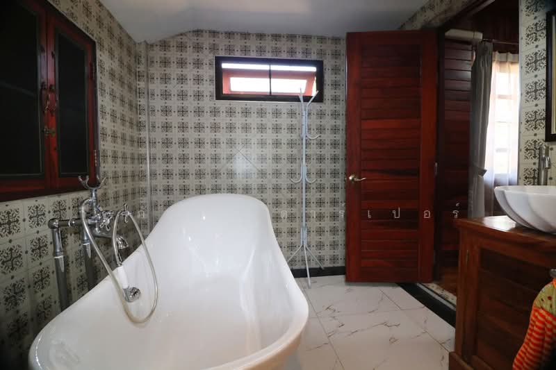 Rare Teak Homes on 3+ Rai For Sale – Udon Thani 9.5 M THB, Udon Thani, Nong Na Kham, Muang Udon Thani, Udon Thani, 3 Bedrooms, 272 sqm, Semi-Detached House (Twin House) For Sale, by วีรภัทรา ดาร์เปอร์, 500474976 - DDproperty.com
