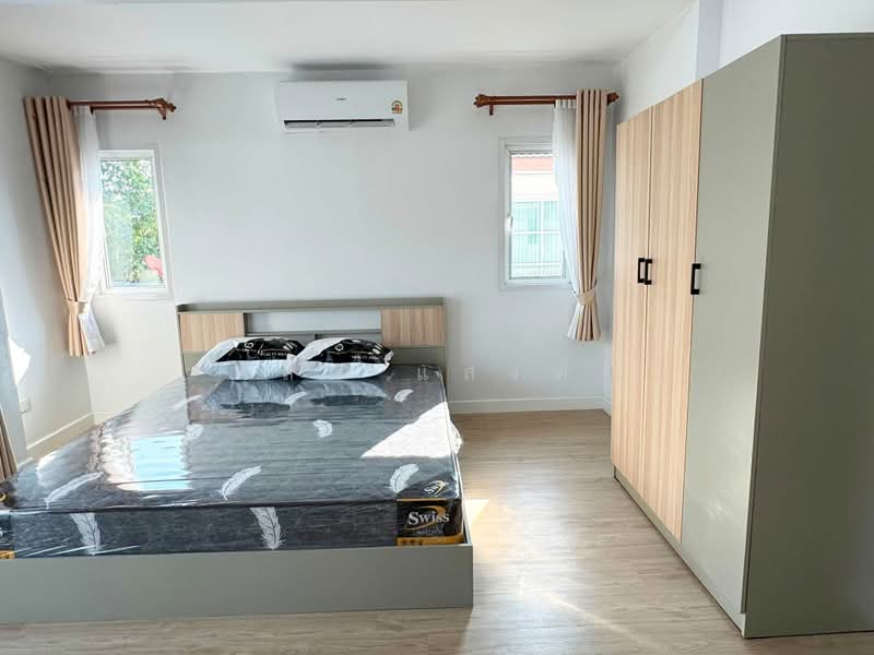 ให้เช่าบ้านเดี่ยวหลังใหญ่ ม.แอทโฮม ซอยหมอย้อย ศรีราชา, Chon Buri (Pattaya), Nong - Kham, Si Racha, Chon Buri (Pattaya), 4 Bedrooms, 300 sqm, Single Detached House For Rent, by Dusit Saengfa, 500474981 - DDproperty.com