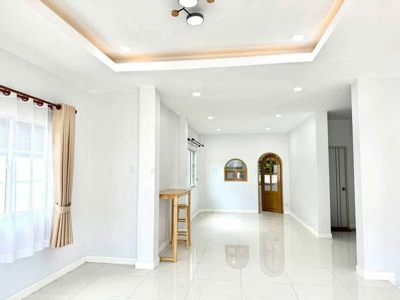 ให้เช่าบ้านเดี่ยวหลังใหญ่ ม.แอทโฮม ซอยหมอย้อย ศรีราชา, Chon Buri (Pattaya), Nong - Kham, Si Racha, Chon Buri (Pattaya), 4 Bedrooms, 300 sqm, Single Detached House For Rent, by Dusit Saengfa, 500474981 - DDproperty.com