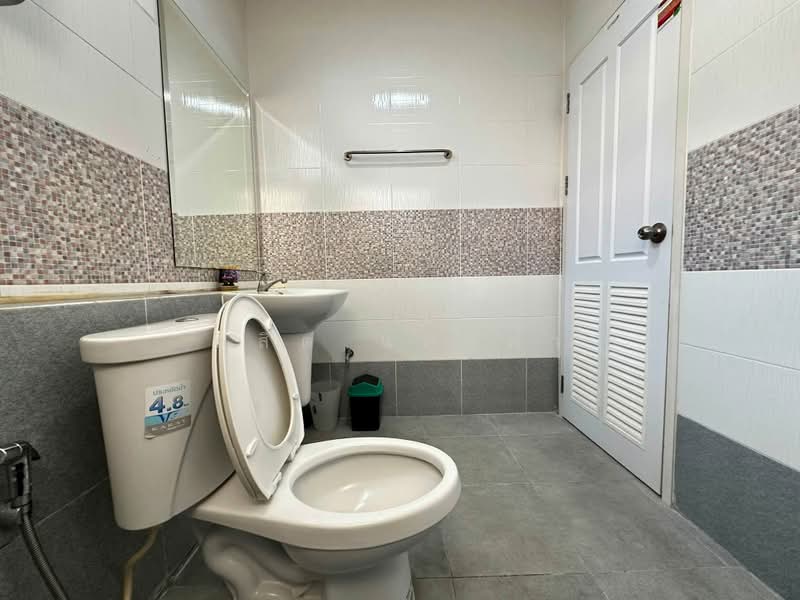 ให้เช่าบ้านแฝด ม.บุษบา สวนเสือ ศรีราชา, Chon Buri (Pattaya), Surasak, Si Racha, Chon Buri (Pattaya), 3 Bedrooms, 100 sqm, Semi-Detached House (Twin House) For Rent, by Dusit Saengfa, 500475002 - DDproperty.com