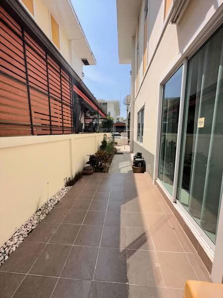 ให้เช่าบ้านแฝด ม.บุษบา สวนเสือ ศรีราชา, Chon Buri (Pattaya), Surasak, Si Racha, Chon Buri (Pattaya), 3 Bedrooms, 100 sqm, Semi-Detached House (Twin House) For Rent, by Dusit Saengfa, 500475002 - DDproperty.com