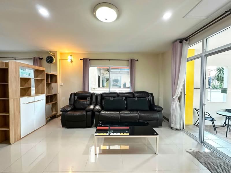 ให้เช่าบ้านแฝด ม.บุษบา สวนเสือ ศรีราชา, Chon Buri (Pattaya), Surasak, Si Racha, Chon Buri (Pattaya), 3 Bedrooms, 100 sqm, Semi-Detached House (Twin House) For Rent, by Dusit Saengfa, 500475002 - DDproperty.com