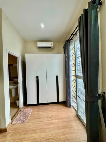 ให้เช่าทาวน์โฮม 4 ห้องนอน ม.โกลเด้นท์ทาวน์ เก้ากิโล ศรีราชา, Chon Buri (Pattaya), Surasak, Si Racha, Chon Buri (Pattaya), 4 Bedrooms, 75 sqm, Townhouse For Rent, by Dusit Saengfa, 500475018 - DDproperty.com
