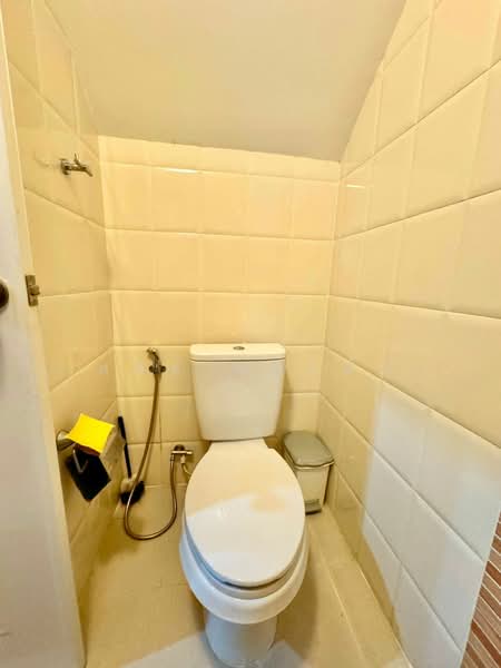 ให้เช่าทาวน์โฮม 4 ห้องนอน ม.โกลเด้นท์ทาวน์ เก้ากิโล ศรีราชา, Chon Buri (Pattaya), Surasak, Si Racha, Chon Buri (Pattaya), 4 Bedrooms, 75 sqm, Townhouse For Rent, by Dusit Saengfa, 500475018 - DDproperty.com