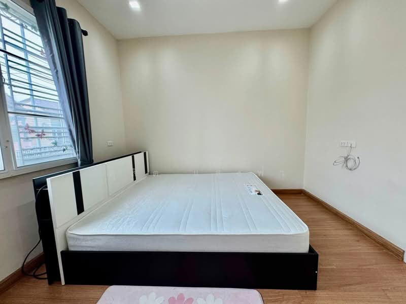 ให้เช่าทาวน์โฮม 4 ห้องนอน ม.โกลเด้นท์ทาวน์ เก้ากิโล ศรีราชา, Chon Buri (Pattaya), Surasak, Si Racha, Chon Buri (Pattaya), 4 Bedrooms, 75 sqm, Townhouse For Rent, by Dusit Saengfa, 500475018 - DDproperty.com