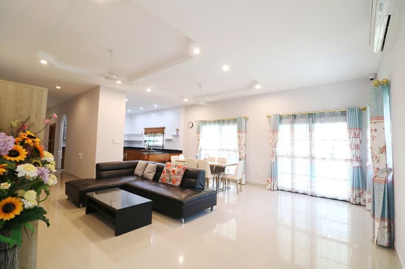 ขายบ้านกว้างขวาง 3 ห้องนอน 2 ห้องน้ำ สำหรับพักผ่อน อุดรธานี ประเทศไทย, อุดรธานี, บ้านจั่น, เมืองอุดรธานี, อุดรธานี, 308 ตร.ม., บ้านเดี่ยว ขาย, โดย วีรภัทรา ดาร์เปอร์, 500475021 - DDproperty.com