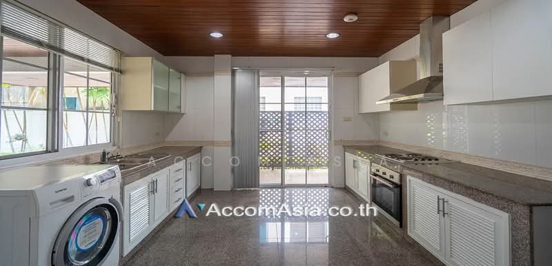 House in Compound, Bangkok, Khlong Tan Nua, Watthana, Bangkok, 4 Bedrooms, 250 sqm, Single Detached House For Rent, by Accom Asia, 500475052 - DDproperty.com
