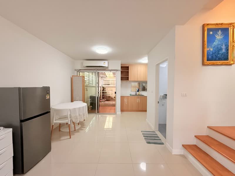 Townplus On Nut, Bangkok, On Nut - Ladkrabang Road, Lat Krabang, Lat Krabang, Bangkok, 3 Bedrooms, 157 sqm, Townhouse For Rent, by ณัฐวิชย์ จุลพันธ์, 500475055 - DDproperty.com