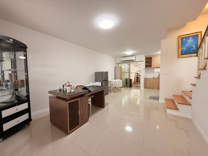 Townplus On Nut, Bangkok, On Nut - Ladkrabang Road, Lat Krabang, Lat Krabang, Bangkok, 3 Bedrooms, 157 sqm, Townhouse For Rent, by ณัฐวิชย์ จุลพันธ์, 500475055 - DDproperty.com
